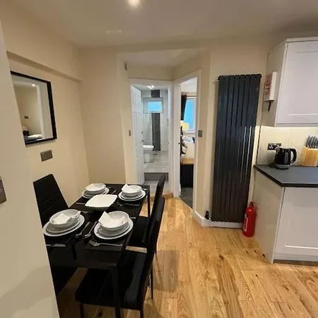 Апартаменты Minster Bells *