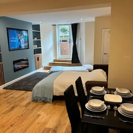 Апартаменты Minster Bells *